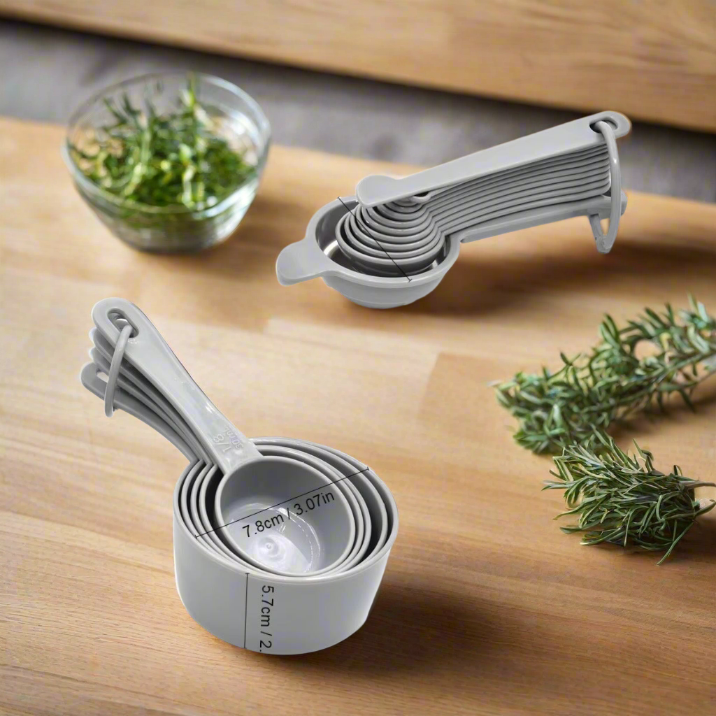 Measuring cups and spoons