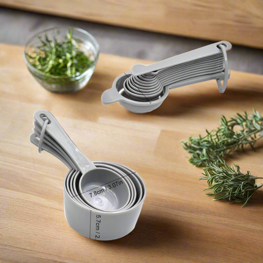 Measuring cups and spoons